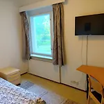 Vanha Koulu Auberge de jeunesse Monola