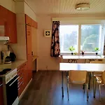 Vanha Koulu Auberge de jeunesse Monola