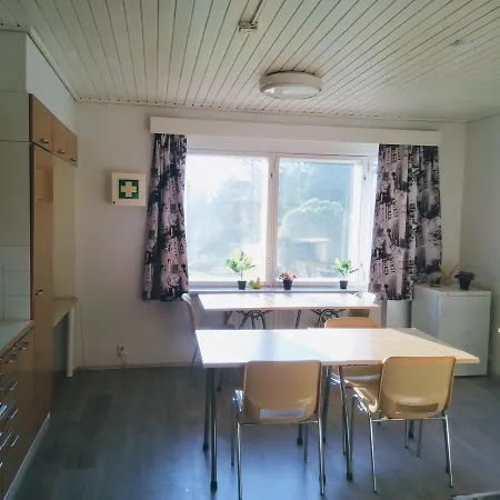 Vanha Koulu Hostel *
