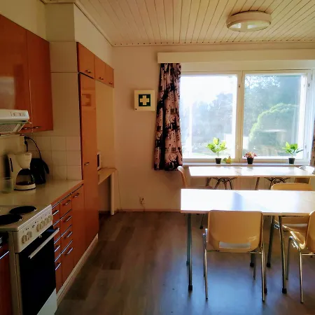 Vanha Koulu 호스텔 Monola