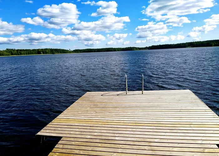 Vanha Koulu Hostel Monola