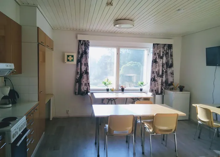 Vanha Koulu Hostel *